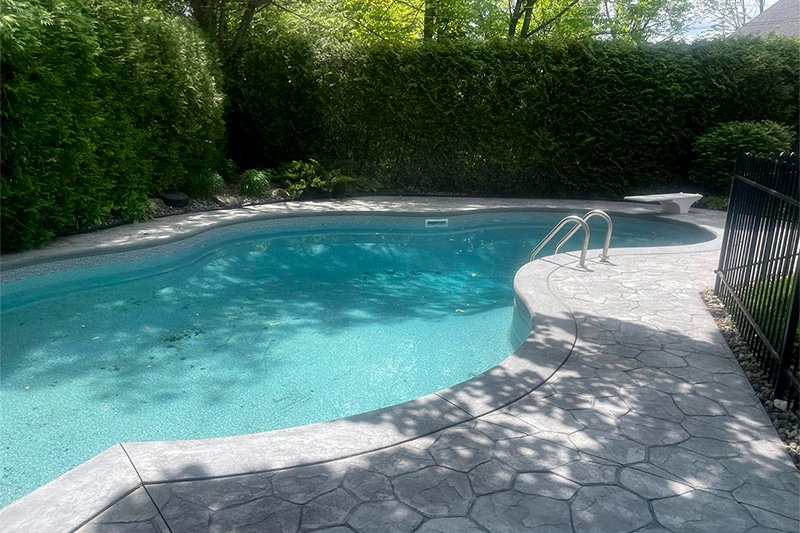 Contour de piscine en béton - Béton Estampé Excel.