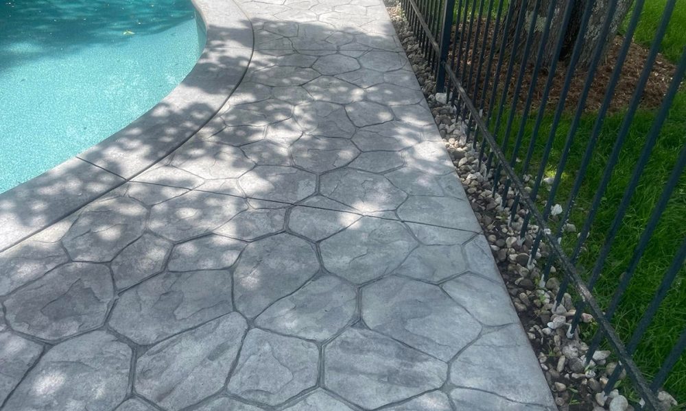 beton-estampe-contour-piscine-excel