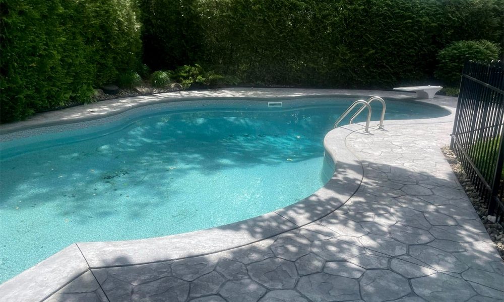 contour-piscine-terassement-beton-estampe-excel